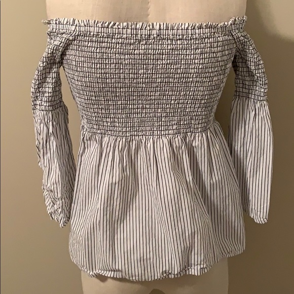 LOFT off the shoulder top - Picture 3 of 4